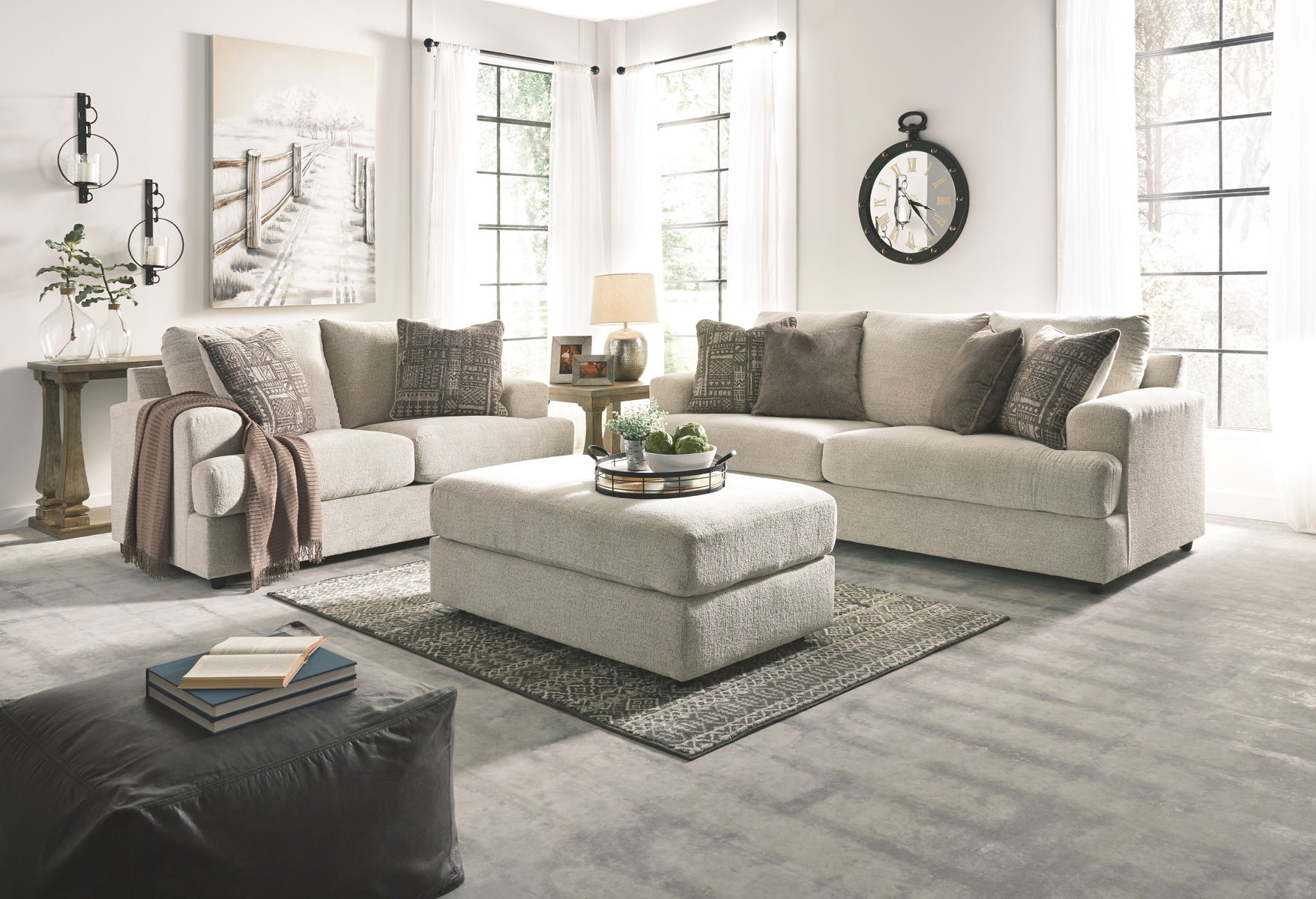 Soletren – Living Room Set
