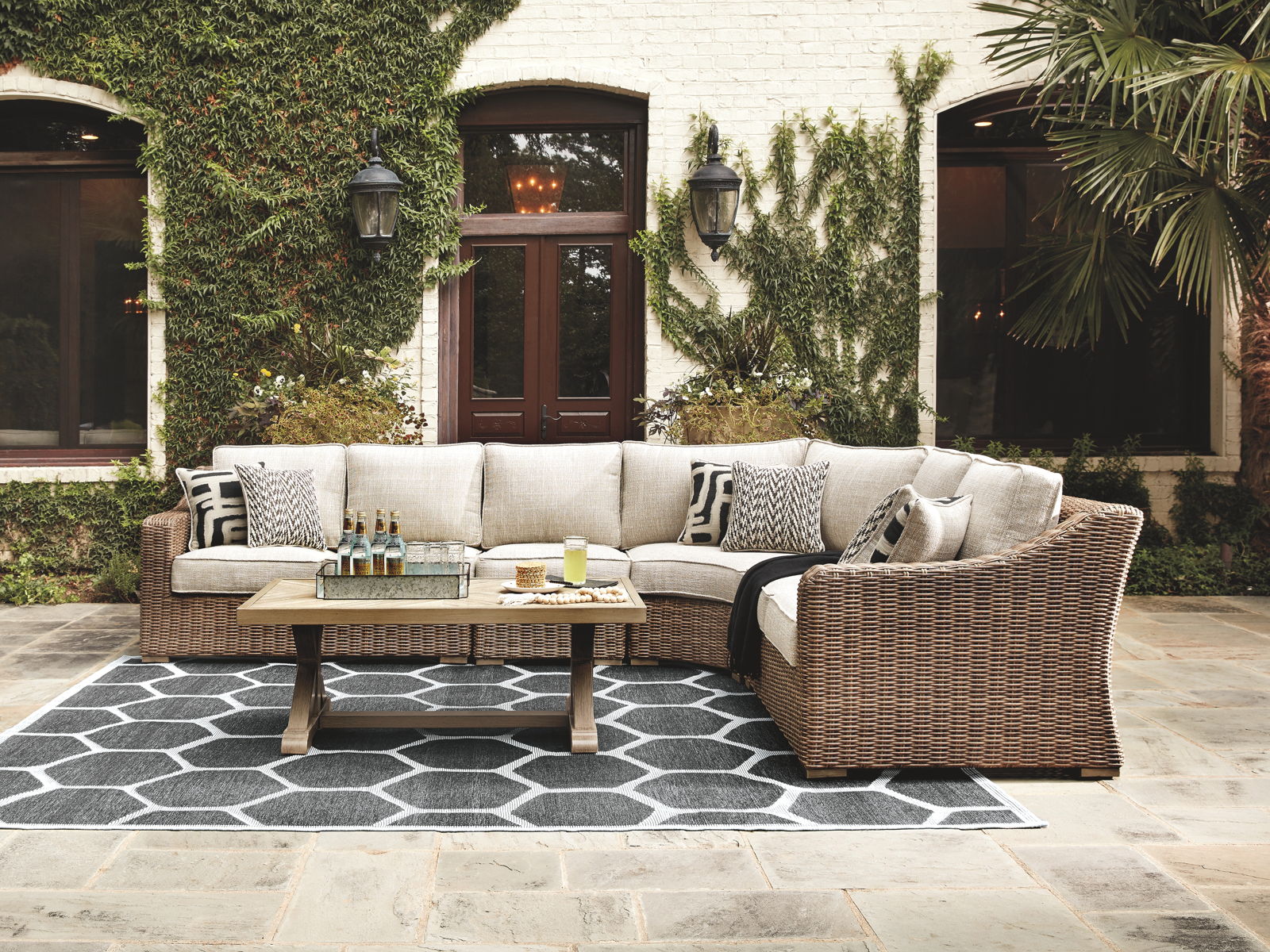 Beachcroft – Sectional Lounge Set