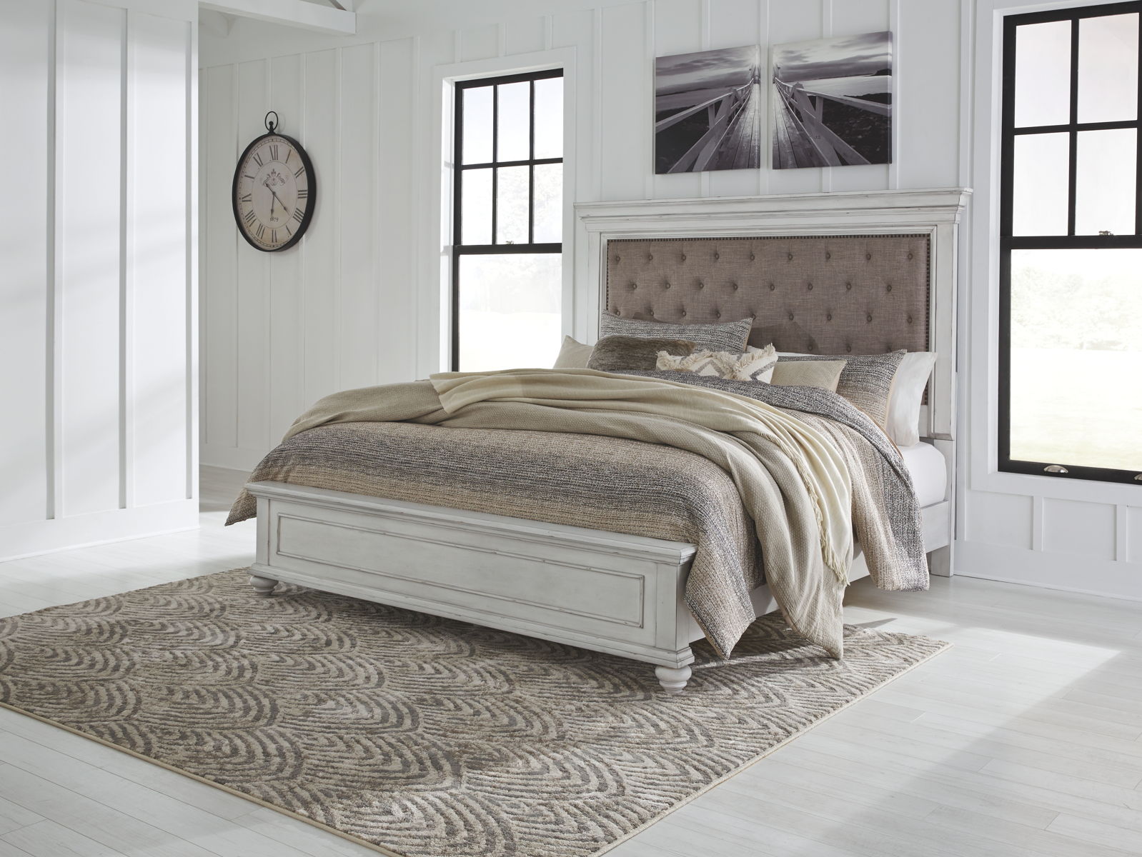 Kanwyn – Upholstered Panel Bed