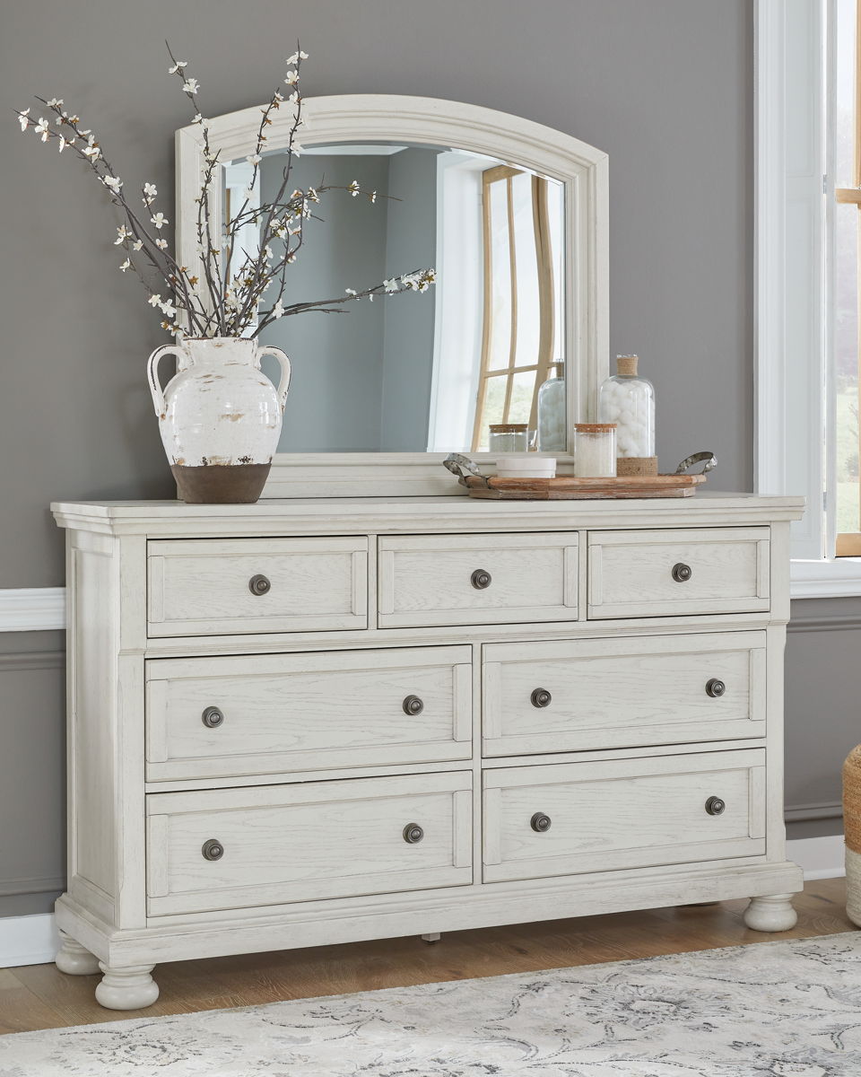 Robbinsdale – Antique White – Dresser, Mirror