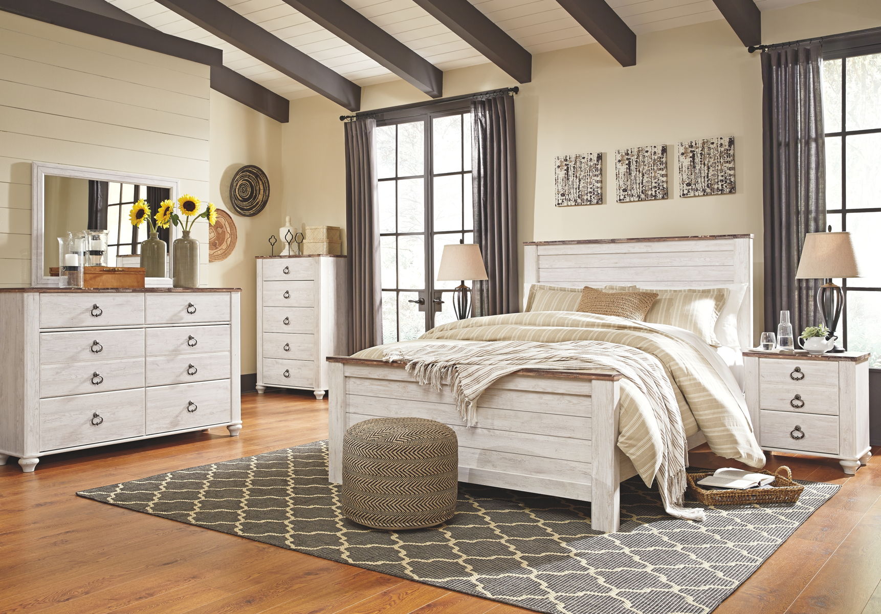 Willowton – Panel Bedroom Set