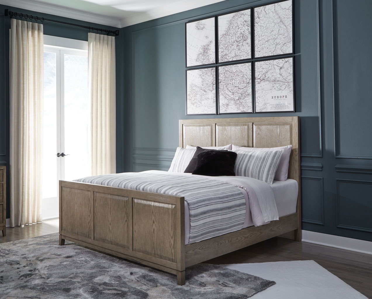 Chrestner – Panel Bed