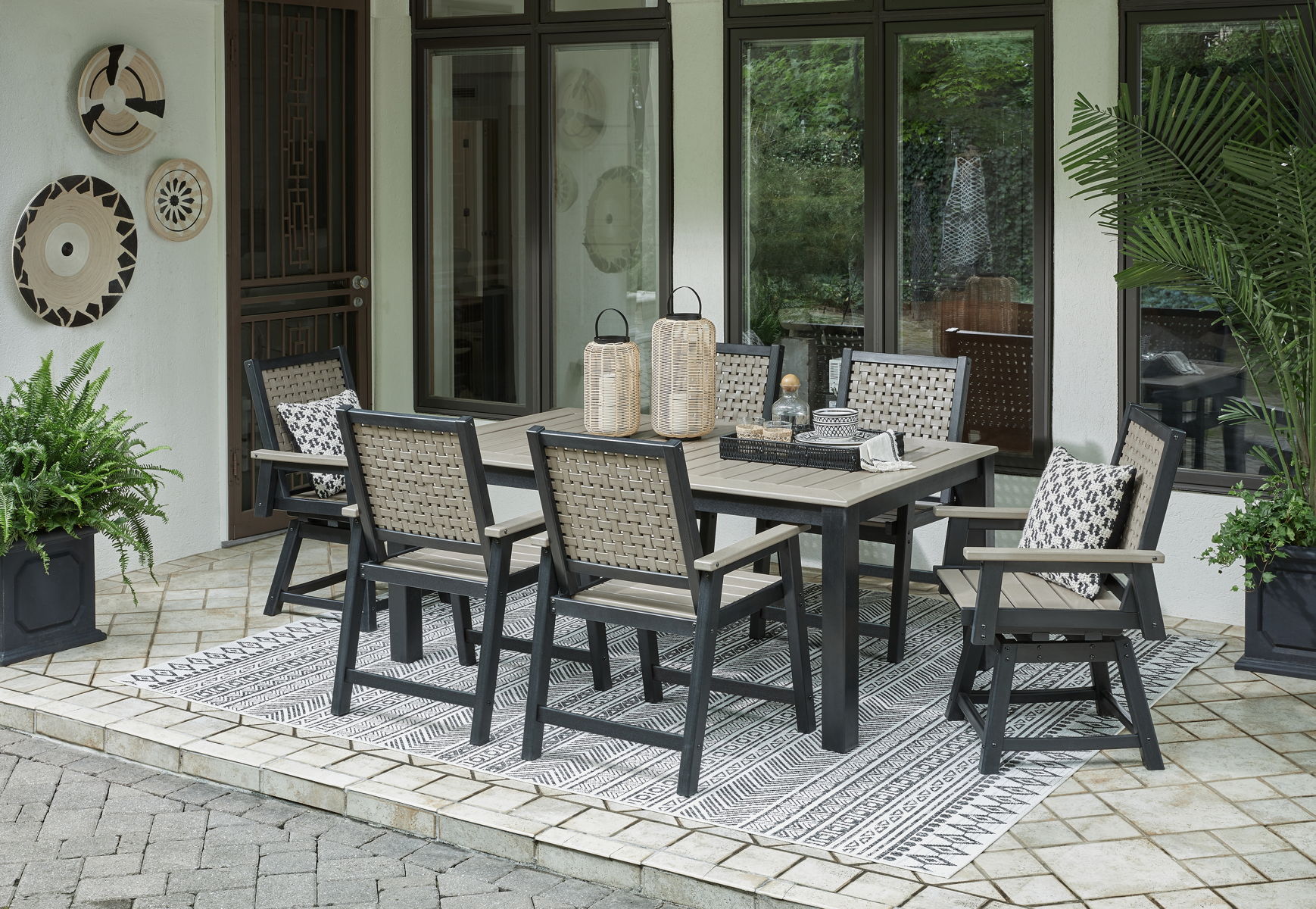 Mount Valley – Black / Driftwood – 7 Pc. – Dining Set